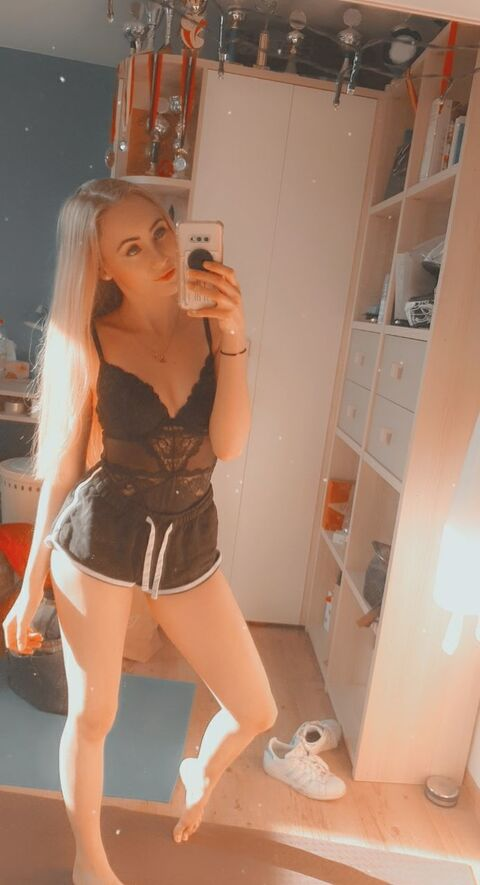 a_n_n_a.00 OnlyFans Leak (29 Photos and 1 Videos) 

 picture 2