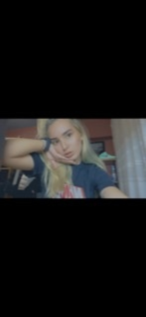 View aandreeea OnlyFans content for free 

 picture 2