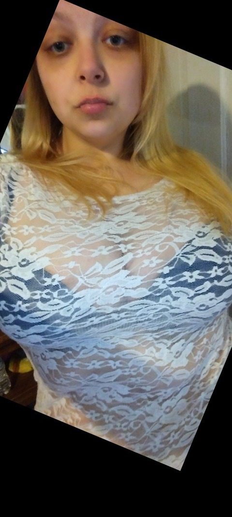 abbybluce OnlyFans Leaked (2 Photos and 0 Videos) 

 picture 2