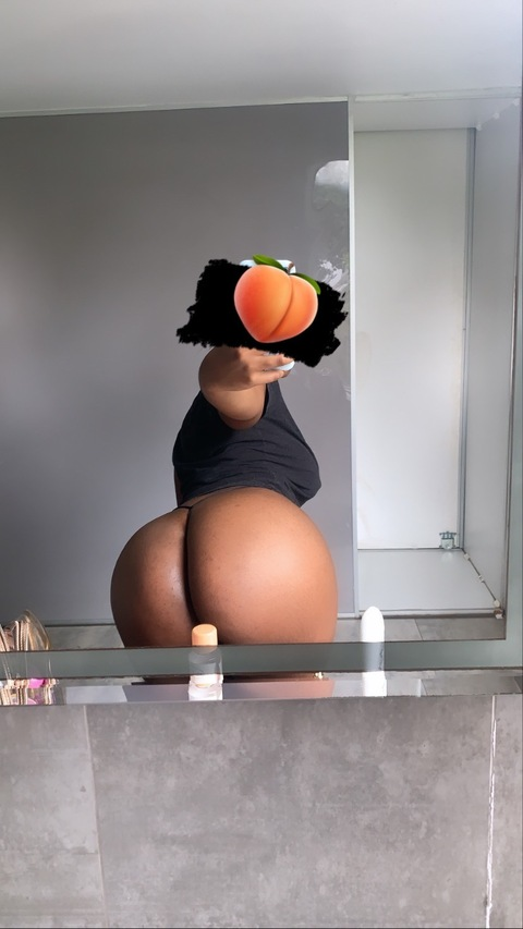 african_rose (African Rose) OnlyFans Leaked Videos and Pictures 

 picture 2