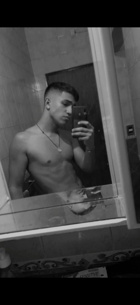 agusss23 OnlyFans Leak 

 picture 2