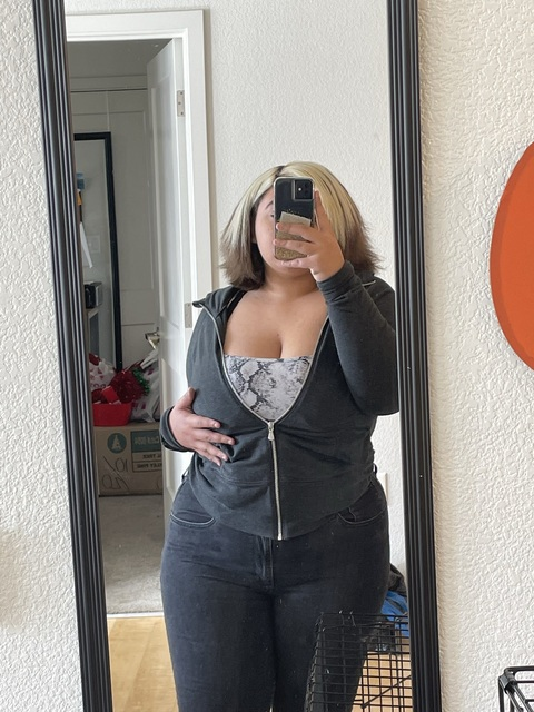 View Moon Bishop (aintchu.moon) OnlyFans 47 Photos and 29 Videos for free 

 picture 2