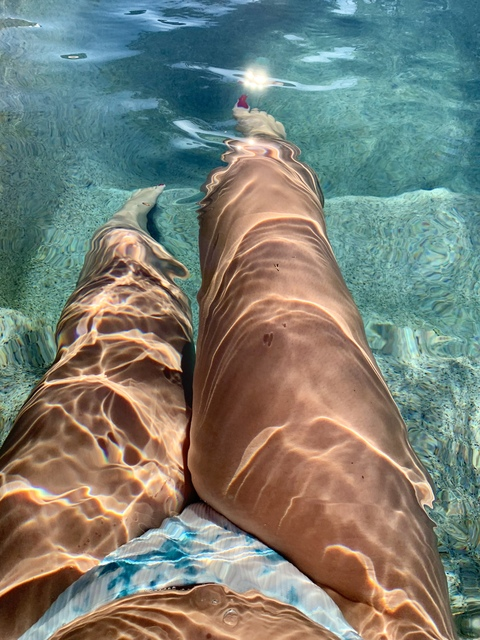 alana_21 (Girl with no face) OnlyFans Leaks 

 picture 2