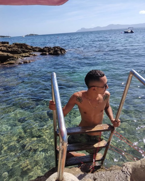 alejomc189 OnlyFans Leaked Photos and Videos 

 picture 2