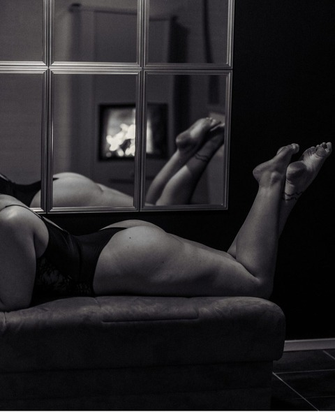 View aleksandrale (Aleksandra) OnlyFans 5 Photos and 0 Videos leaks 

 picture 2