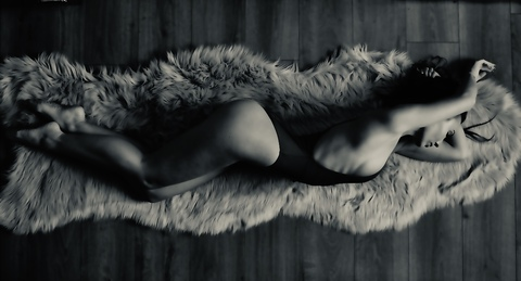 alexandraae OnlyFans Leaks 

 picture 2