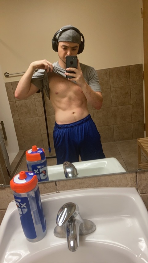 View alextrack8 OnlyFans content for free 

 picture 2