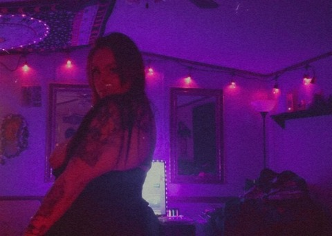 View alicecrowley13 (Alice Crowley) OnlyFans 92 Photos and 13 Videos gallery 

 picture 2