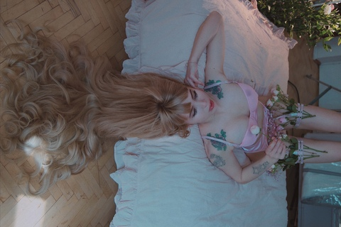 View alina_avilova OnlyFans content for free 

 picture 2