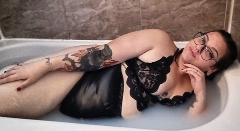 @alisswonderlandd leaks Onlyfans gallery for free 

 picture 2
