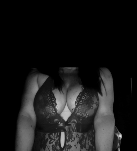 alittlebitofmonica1.0 (Monica💋) OnlyFans Leaks 

 picture 2