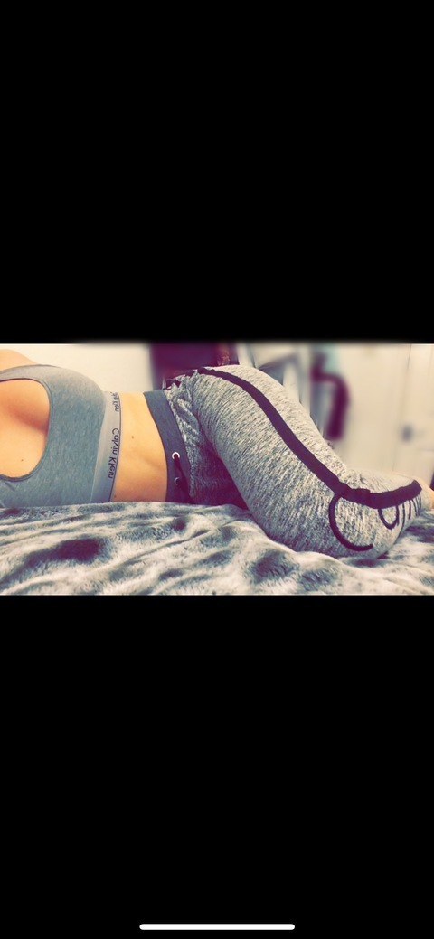 View Alix Harper (alixx_harper) OnlyFans 8 Photos and 0 Videos leaked 

 picture 2
