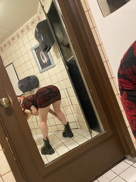 Download allbarknobite OnlyFans videos and photos free 

 picture 2
