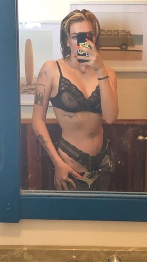 Get Free access to @altqueen88 Leak OnlyFans 

 picture 2
