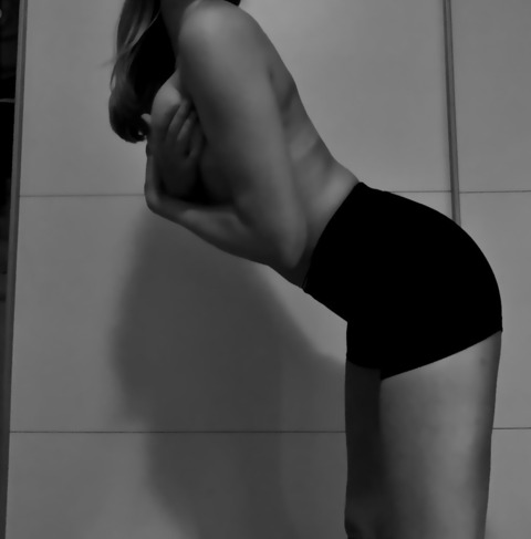 View Alysaax💕 (alysaax) OnlyFans 25 Photos and 1 Videos leaked 

 picture 2