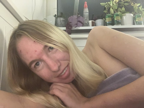 amandaslovelyass (Amanda) OnlyFans Leaks 

 picture 2