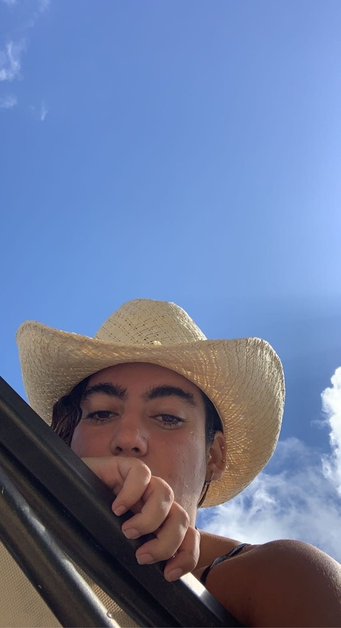 Onlyfans leak amaya.vadillo 

 picture 2