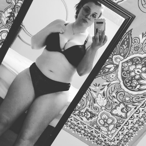 View amberbaby0420 (Amber) OnlyFans 29 Photos and 4 Videos leaks 

 picture 2