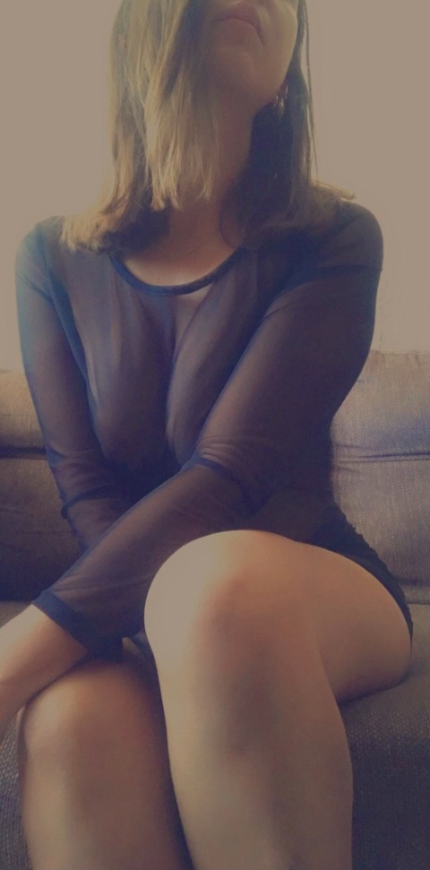 @amoure88 leak Onlyfans content for free 

 picture 2