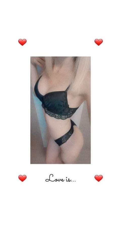 anamarialazar19 OnlyFans Leaked Photos and Videos 

 picture 2