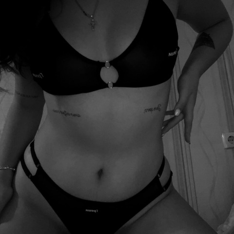 anastasialin OnlyFans Leaks 

 picture 2