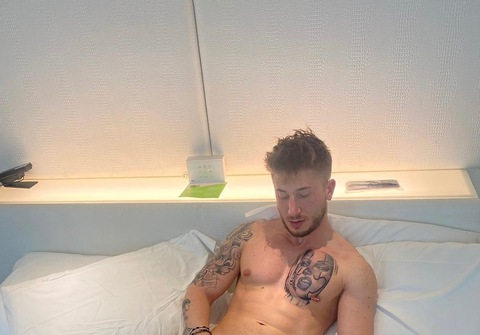 Onlyfans leaks andreamontesardo 

 picture 2