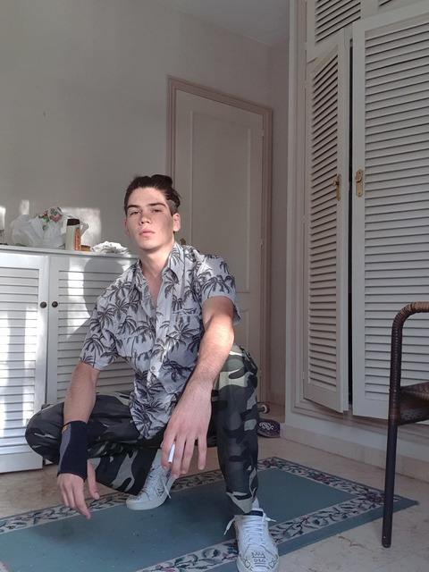andrykcm_19 (andryk) OnlyFans content 

 picture 2