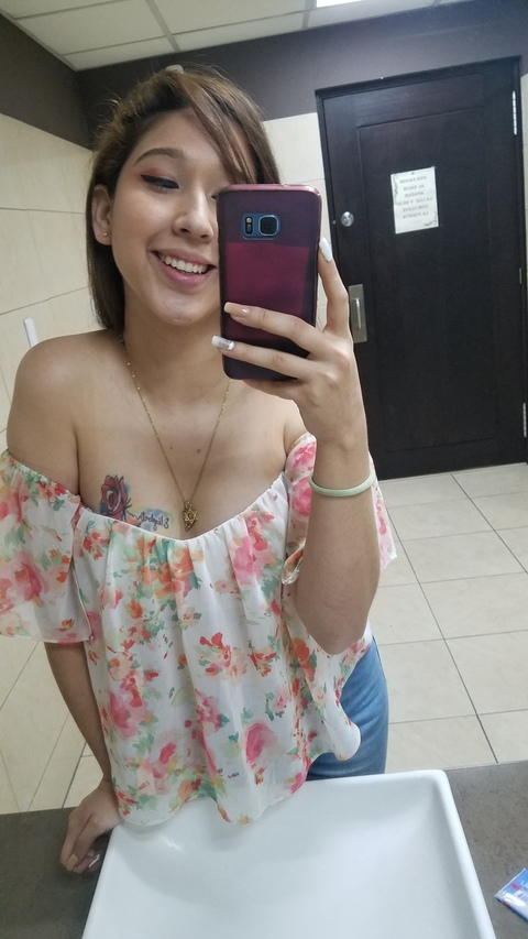 View anediaz0112 (Anelis Diaz) OnlyFans 24 Photos and 0 Videos for free 

 picture 2