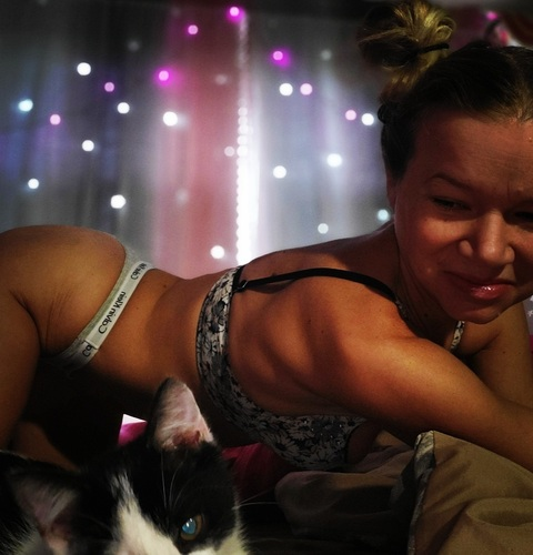 angela_081610 (Angela P.) OnlyFans Leaked Content 

 picture 2
