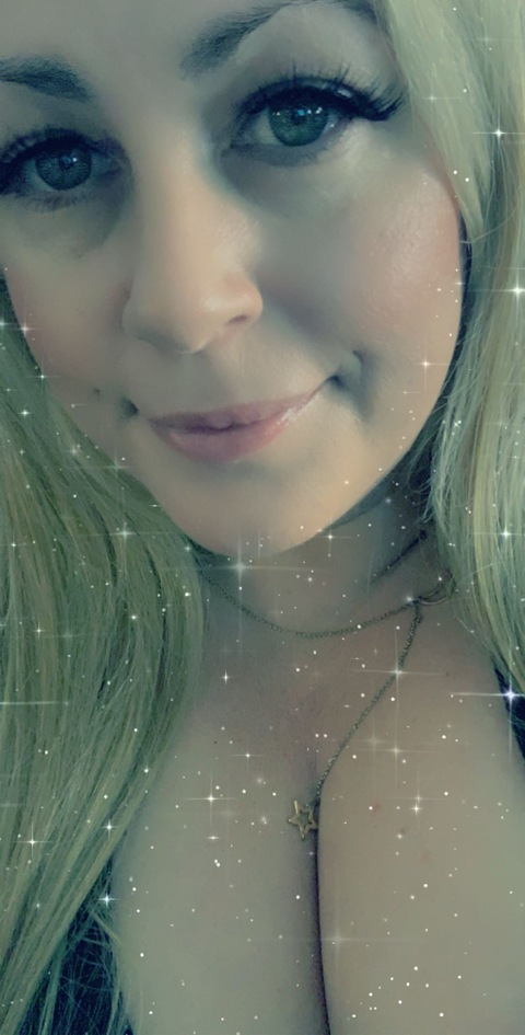 View angeleyesdevilheart (Gray Angel) OnlyFans 16 Photos and 2 Videos leaks 

 picture 2