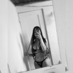 View angie_romero OnlyFans content for free
picture 1