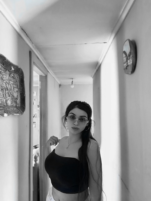 View angieantonella (AngieHann) OnlyFans 24 Photos and 25 Videos for free 

 picture 2