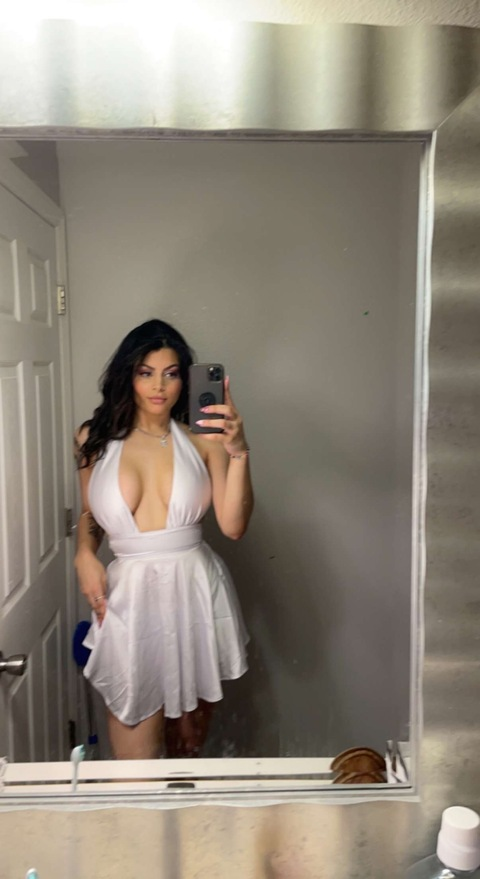angiemialove OnlyFans Leak 

 picture 2
