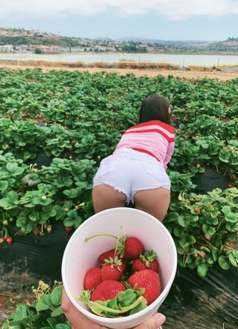Onlyfans leak angthediva 

 picture 2