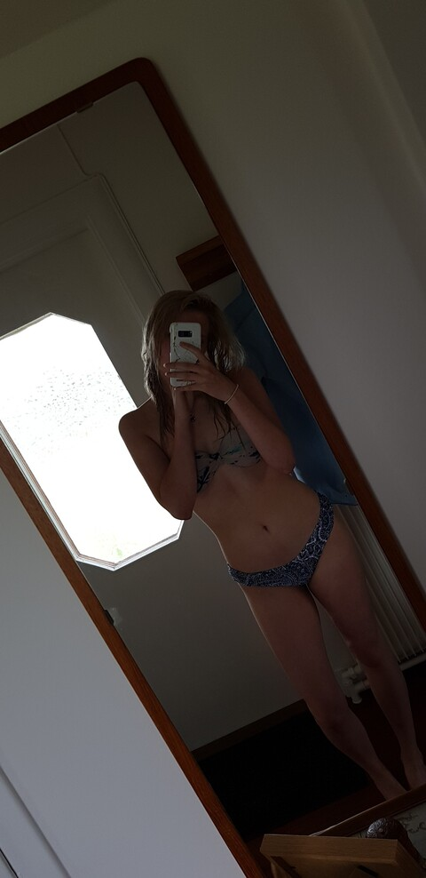 anna_i (Anna) OnlyFans Leaks 

 picture 2