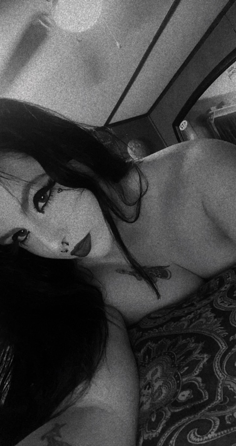 Free access to annaelizabethhewitt (Anna Beth.🖤🔪) Leaked OnlyFans 

 picture 2