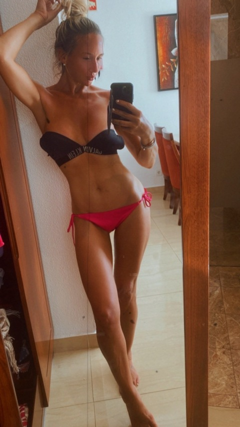 View annamaeallday (Anna-Mae) OnlyFans 7 Photos and 0 Videos for free 

 picture 2