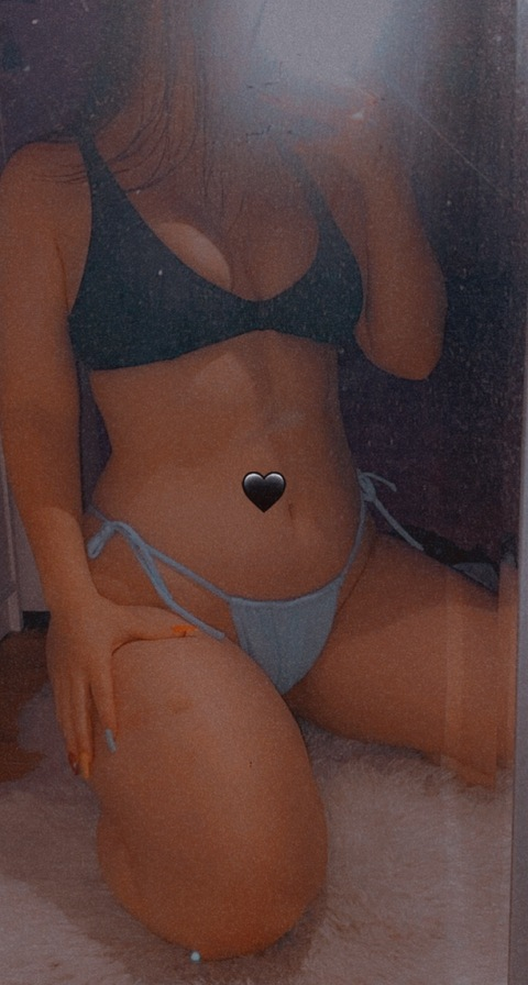 annaoffizial OnlyFans Leak 

 picture 2