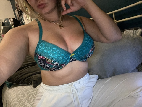 View anniee20 OnlyFans videos and photos for free 

 picture 2