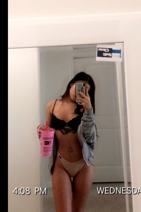 View annieee.winn OnlyFans content for free 

 picture 2