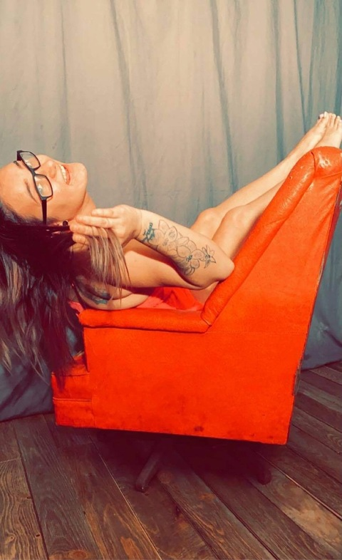 View apple93 (Apple DeVoll) OnlyFans 233 Photos and 10 Videos gallery 

 picture 2