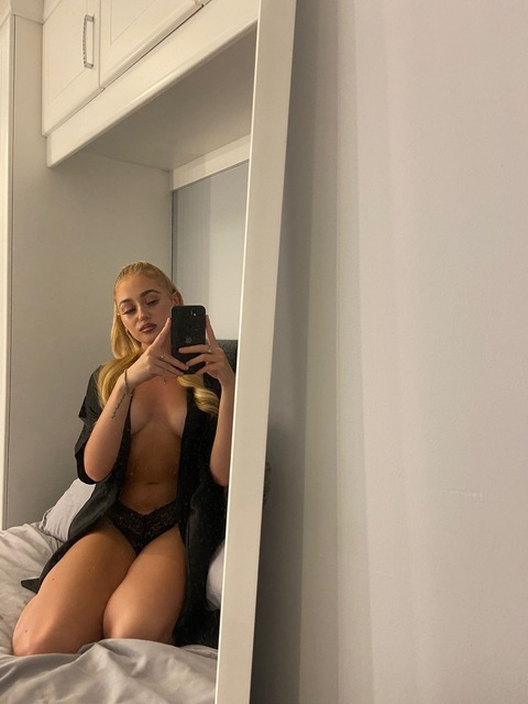 aprilhope66 OnlyFans Leaked (35 Photos and 0 Videos) 

 picture 2