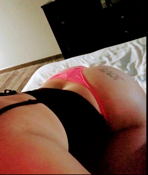 aprillynn35 (April) OnlyFans Leaked Content 

 picture 2