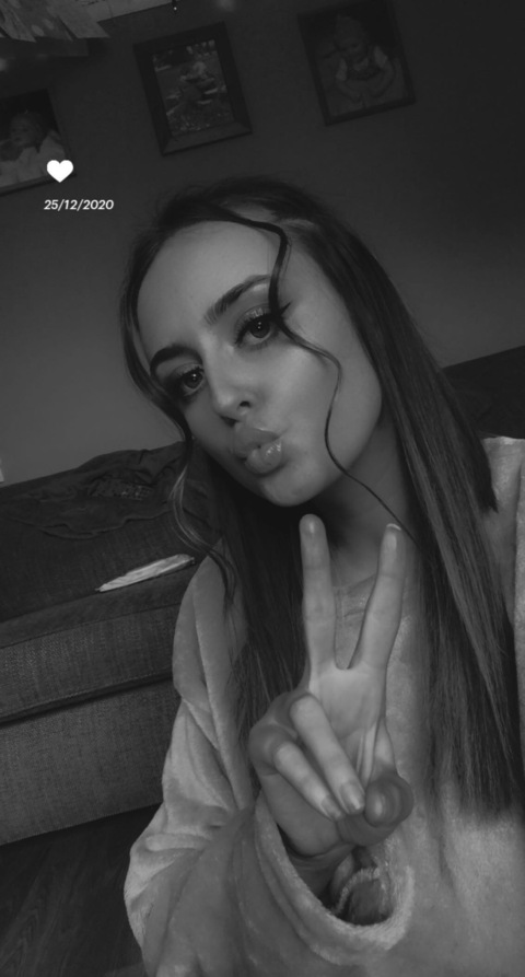 Get Free access to @aqueen_x Leaks OnlyFans 

 picture 2