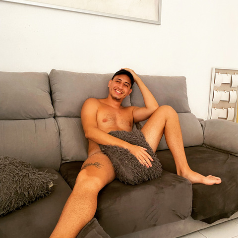View arabboyhamsa (Arabeboyhamsa) OnlyFans 93 Photos and 86 Videos for free 

 picture 2