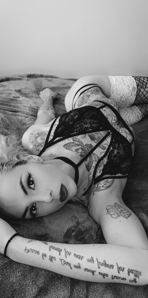 Onlyfans free aria_moon710 

 picture 2