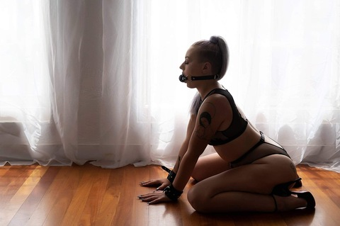 ariagold (Aria Gold) OnlyFans Leaked Content 

 picture 2
