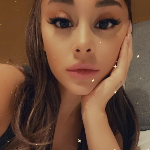 ariana-grande leaked gallery photo 2