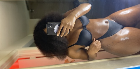 arieyonaa7 OnlyFans Leak 

 picture 2