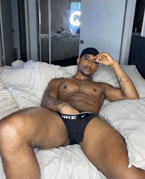 View Luxarmani (armanidluxxx) OnlyFans 15 Photos and 1 Videos for free 

 picture 2